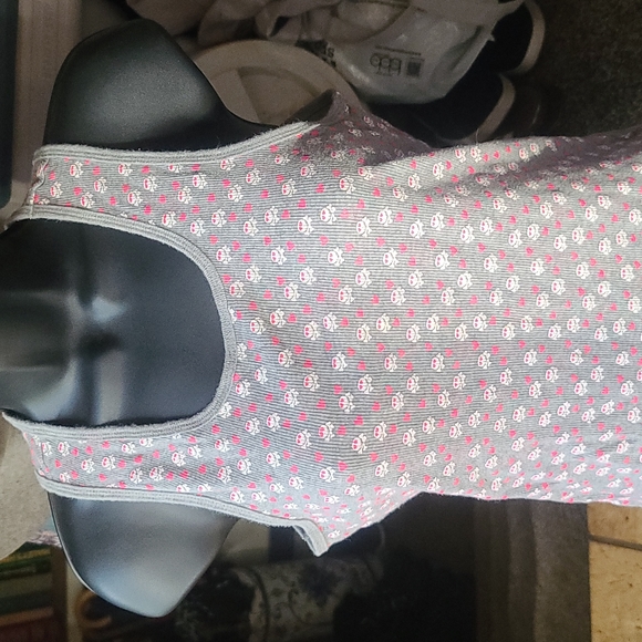 Alloy juniors XL Gray & pink hearts Skull racer back t-shirt - Picture 2 of 7